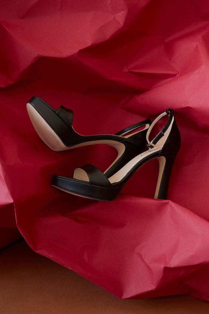 SANDALIAS TACON NEGRO