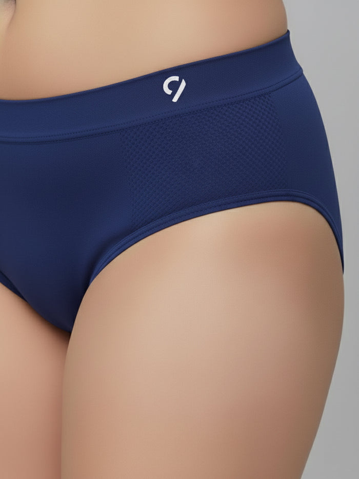 Women Seamless Mid-Rise Soft &Breathable Briefs(Pack Of 3)